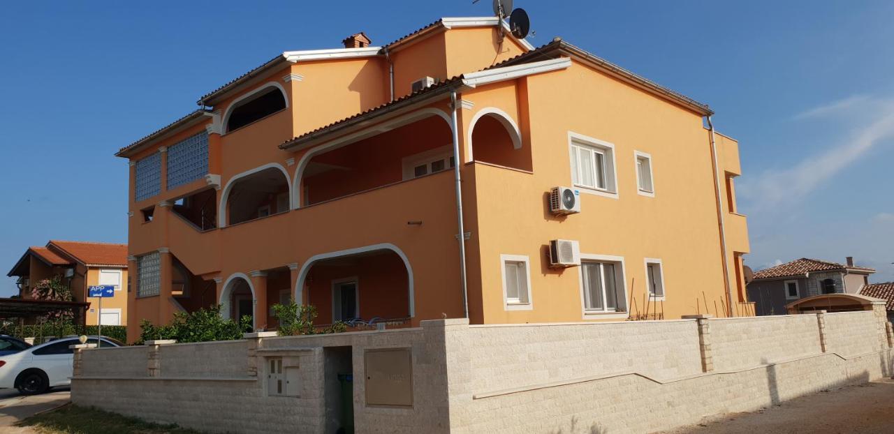 Apartmani Citrus Novigrad Filipac Bagian luar foto